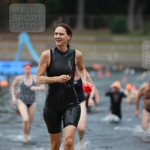 14.09.2025 - Stadtparktriathlon Michael Strokosch http://msf.ph/oto/8867028 14.09.2025 09:49:02 Schwimmen 521, 557, 565, 567, 585 meine-sportfotos.de