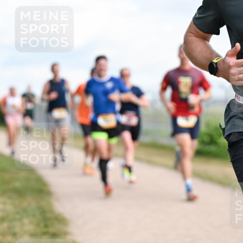 14.09.2025 - Airport Race Dr. Thomas Lammeyer http://msf.ph/oto/8867047 14.09.2025 12:07:51 Laufen 42, 1172 meine-sportfotos.de
