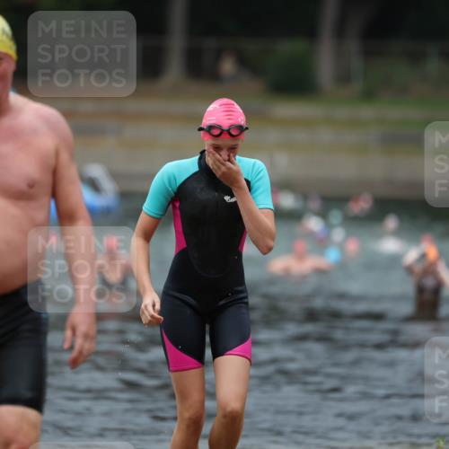 14.09.2025 - Stadtparktriathlon Michael Strokosch http://msf.ph/oto/8867088 14.09.2025 09:49:31 Schwimmen 551, 578 meine-sportfotos.de