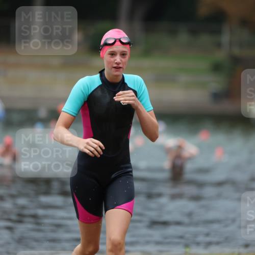 14.09.2025 - Stadtparktriathlon Michael Strokosch http://msf.ph/oto/8867091 14.09.2025 09:49:32 Schwimmen 551, 578 meine-sportfotos.de
