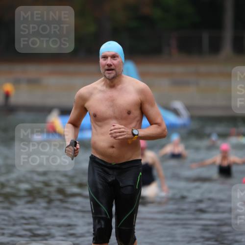 14.09.2025 - Stadtparktriathlon Michael Strokosch http://msf.ph/oto/8867151 14.09.2025 09:50:08 Schwimmen 513, 546, 561, 600 meine-sportfotos.de