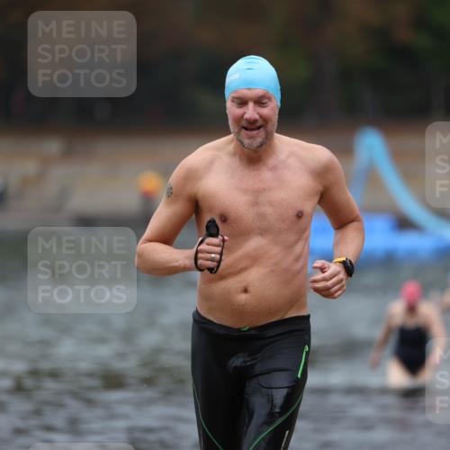 14.09.2025 - Stadtparktriathlon Michael Strokosch http://msf.ph/oto/8867158 14.09.2025 09:50:08 Schwimmen 513, 546, 561, 600 meine-sportfotos.de