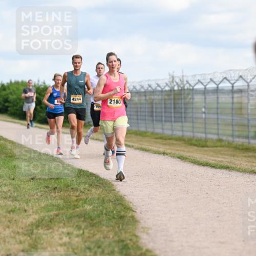 14.09.2025 - Airport Race Dr. Thomas Lammeyer http://msf.ph/oto/8867205 14.09.2025 12:08:04 Laufen 4244, 68, 2180, 164 meine-sportfotos.de