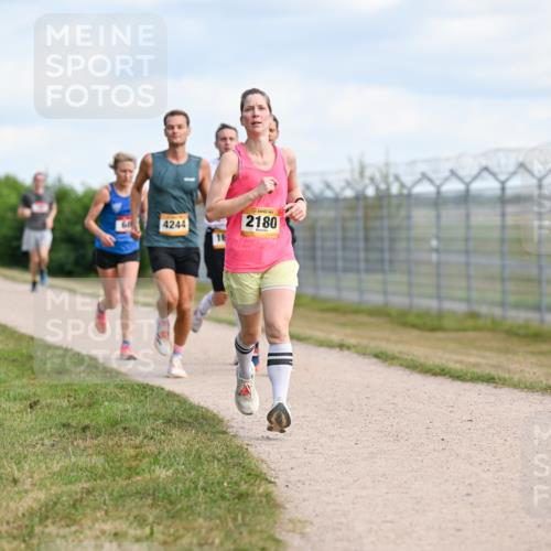 14.09.2025 - Airport Race Dr. Thomas Lammeyer http://msf.ph/oto/8867210 14.09.2025 12:08:05 Laufen 4244, 2180 meine-sportfotos.de