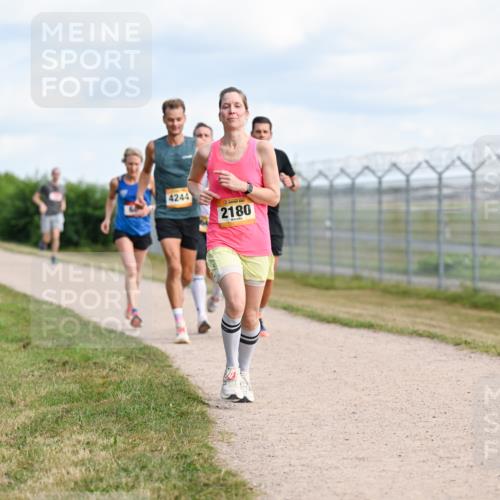 14.09.2025 - Airport Race Dr. Thomas Lammeyer http://msf.ph/oto/8867217 14.09.2025 12:08:06 Laufen 4244, 2180 meine-sportfotos.de