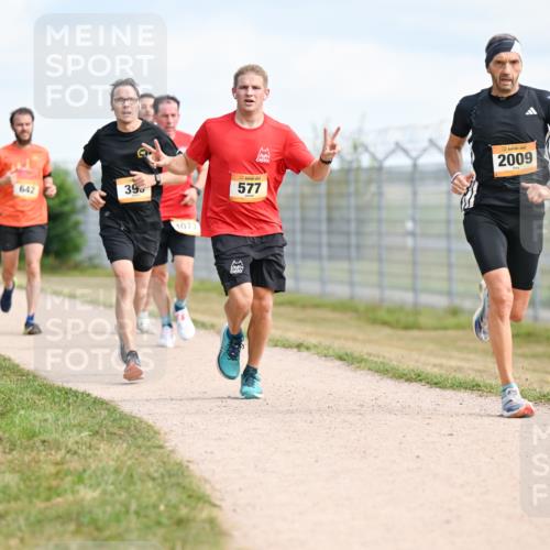 14.09.2025 - Airport Race Dr. Thomas Lammeyer http://msf.ph/oto/8867274 14.09.2025 12:08:21 Laufen 642, 39, 4073, 577, 2009 meine-sportfotos.de