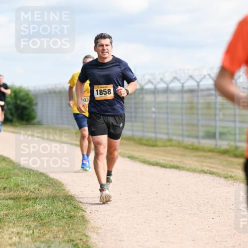 14.09.2025 - Airport Race Dr. Thomas Lammeyer http://msf.ph/oto/8867307 14.09.2025 12:08:29 Laufen 103, 1858, 64 meine-sportfotos.de