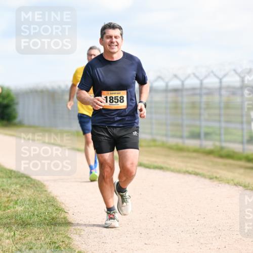 14.09.2025 - Airport Race Dr. Thomas Lammeyer http://msf.ph/oto/8867313 14.09.2025 12:08:30 Laufen 1858 meine-sportfotos.de