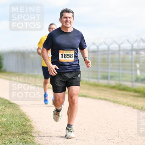 14.09.2025 - Airport Race Dr. Thomas Lammeyer http://msf.ph/oto/8867315 14.09.2025 12:08:30 Laufen 1858 meine-sportfotos.de
