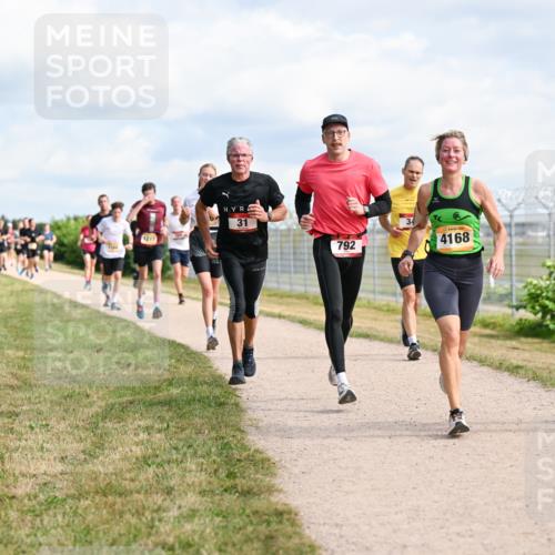 14.09.2025 - Airport Race Dr. Thomas Lammeyer http://msf.ph/oto/8867363 14.09.2025 12:08:39 Laufen 1217, 31, 792, 4168, 420 meine-sportfotos.de