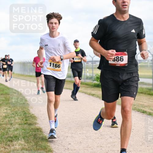 14.09.2025 - Airport Race Dr. Thomas Lammeyer http://msf.ph/oto/8867401 14.09.2025 12:08:47 Laufen 00, 386, 1166, 4124 meine-sportfotos.de