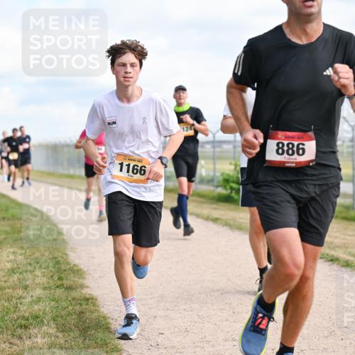 14.09.2025 - Airport Race Dr. Thomas Lammeyer http://msf.ph/oto/8867402 14.09.2025 12:08:47 Laufen 1166, 124, 886 meine-sportfotos.de