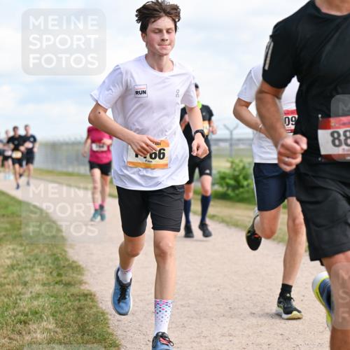 14.09.2025 - Airport Race Dr. Thomas Lammeyer http://msf.ph/oto/8867404 14.09.2025 12:08:47 Laufen 06, 09, 886 meine-sportfotos.de