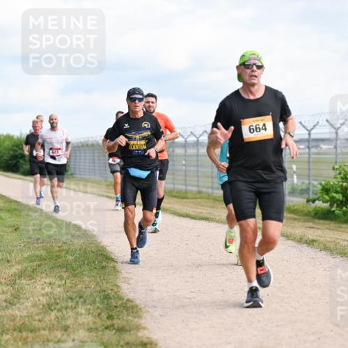 14.09.2025 - Airport Race Dr. Thomas Lammeyer http://msf.ph/oto/8867517 14.09.2025 12:09:12 Laufen 664, 683 meine-sportfotos.de
