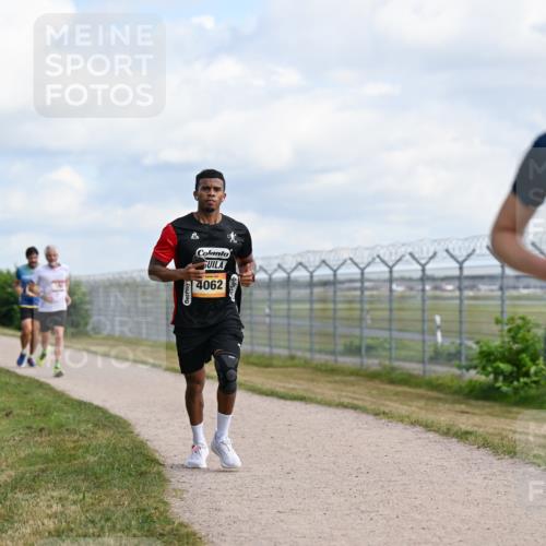 14.09.2025 - Airport Race Dr. Thomas Lammeyer http://msf.ph/oto/8867711 14.09.2025 12:09:58 Laufen 452, 4062 meine-sportfotos.de