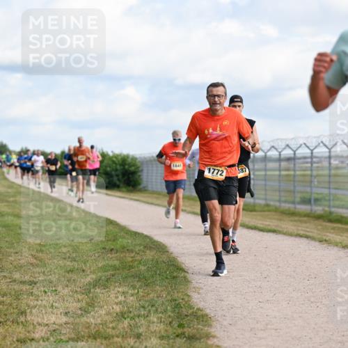 14.09.2025 - Airport Race Dr. Thomas Lammeyer http://msf.ph/oto/8867778 14.09.2025 12:10:12 Laufen 1845, 1772, 87, 398 meine-sportfotos.de