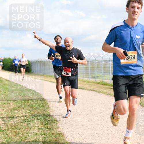 14.09.2025 - Airport Race Dr. Thomas Lammeyer http://msf.ph/oto/8867879 14.09.2025 12:10:32 Laufen 200, 255, 369 meine-sportfotos.de