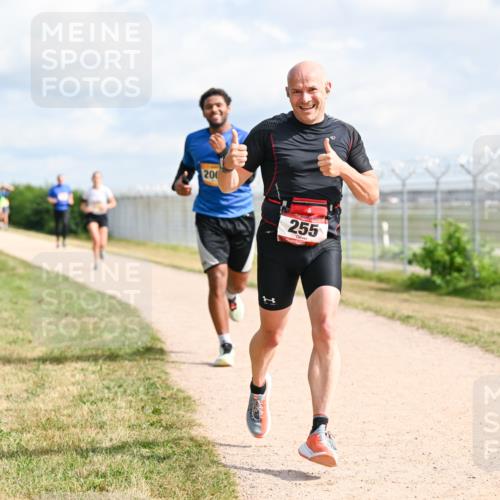 14.09.2025 - Airport Race Dr. Thomas Lammeyer http://msf.ph/oto/8867885 14.09.2025 12:10:33 Laufen 200, 255 meine-sportfotos.de