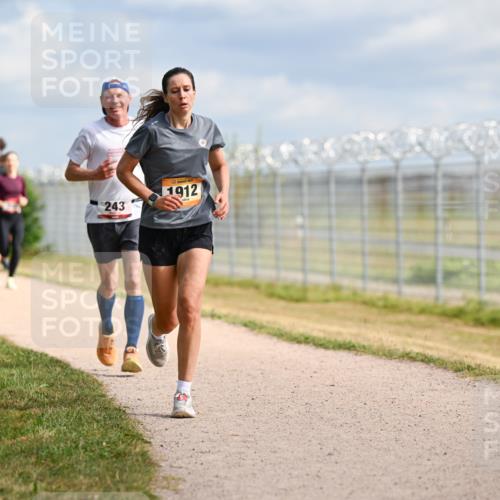 14.09.2025 - Airport Race Dr. Thomas Lammeyer http://msf.ph/oto/8867985 14.09.2025 12:10:54 Laufen 243, 1912 meine-sportfotos.de
