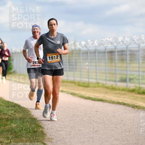 14.09.2025 - Airport Race Dr. Thomas Lammeyer http://msf.ph/oto/8867986 14.09.2025 12:10:54 Laufen 243, 1912 meine-sportfotos.de