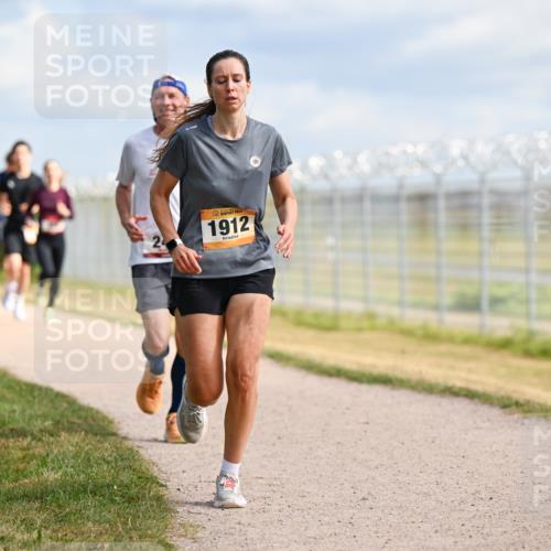 14.09.2025 - Airport Race Dr. Thomas Lammeyer http://msf.ph/oto/8867991 14.09.2025 12:10:54 Laufen 2, 1912 meine-sportfotos.de