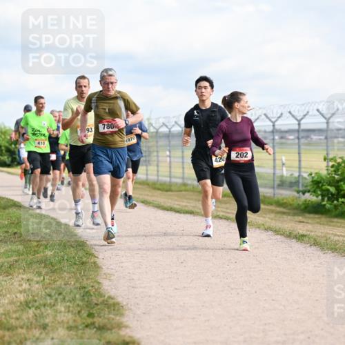 14.09.2025 - Airport Race Dr. Thomas Lammeyer http://msf.ph/oto/8868012 14.09.2025 12:11:00 Laufen 410, 93, 780, 1970, 424, 202 meine-sportfotos.de