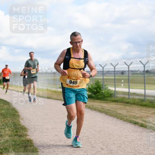 14.09.2025 - Airport Race Dr. Thomas Lammeyer http://msf.ph/oto/8868179 14.09.2025 12:11:28 Laufen 945 meine-sportfotos.de