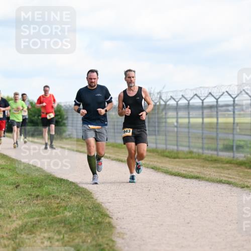 14.09.2025 - Airport Race Dr. Thomas Lammeyer http://msf.ph/oto/8868267 14.09.2025 12:11:50 Laufen 1076, 1654, 1943 meine-sportfotos.de