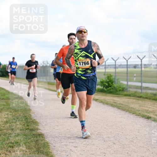 14.09.2025 - Airport Race Dr. Thomas Lammeyer http://msf.ph/oto/8868443 14.09.2025 12:12:28 Laufen 1766 meine-sportfotos.de