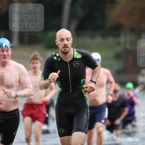 14.09.2025 - Stadtparktriathlon Michael Strokosch http://msf.ph/oto/8868541 14.09.2025 10:32:46 Schwimmen 723, 736, 762, 776, 781, 786, 802, 816, 821 meine-sportfotos.de