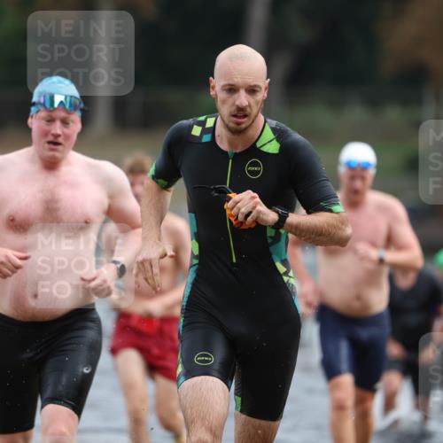 14.09.2025 - Stadtparktriathlon Michael Strokosch http://msf.ph/oto/8868545 14.09.2025 10:32:46 Schwimmen 723, 736, 762, 776, 781, 786, 802, 816, 821 meine-sportfotos.de