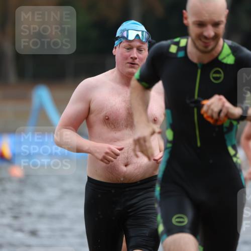 14.09.2025 - Stadtparktriathlon Michael Strokosch http://msf.ph/oto/8868548 14.09.2025 10:32:47 Schwimmen 723, 736, 762, 776, 786, 802, 816, 821 meine-sportfotos.de