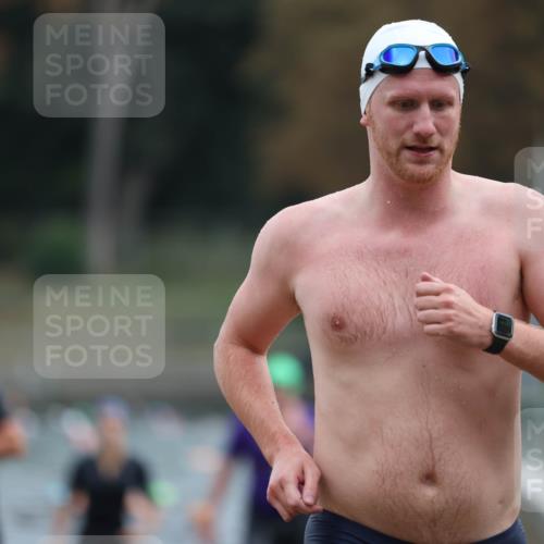 14.09.2025 - Stadtparktriathlon Michael Strokosch http://msf.ph/oto/8868562 14.09.2025 10:32:51 Schwimmen 723, 736, 750, 776, 786, 802, 816, 821 meine-sportfotos.de