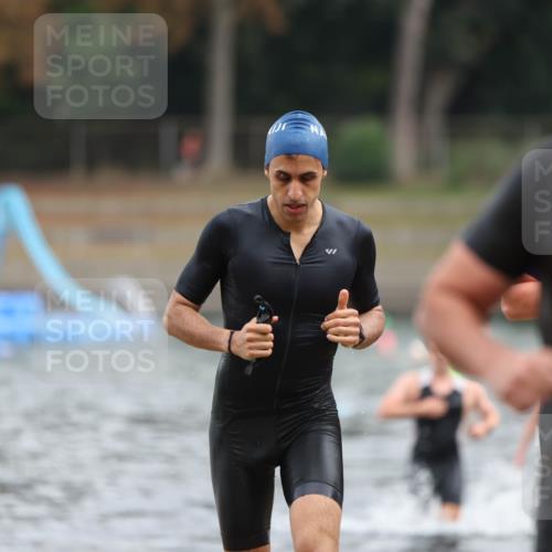 14.09.2025 - Stadtparktriathlon Michael Strokosch http://msf.ph/oto/8868575 14.09.2025 10:32:56 Schwimmen 750, 776, 786, 802, 821 meine-sportfotos.de
