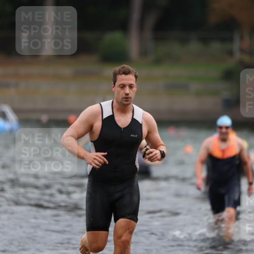 14.09.2025 - Stadtparktriathlon Michael Strokosch http://msf.ph/oto/8868588 14.09.2025 10:33:02 Schwimmen 739, 750, 779, 786, 787 meine-sportfotos.de