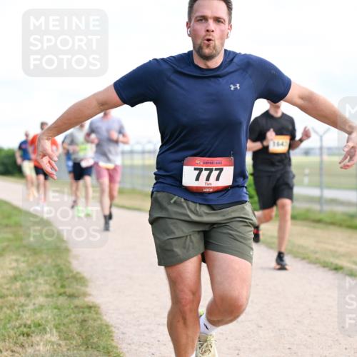 14.09.2025 - Airport Race Dr. Thomas Lammeyer http://msf.ph/oto/8868641 14.09.2025 12:12:51 Laufen 777, 16, 43 meine-sportfotos.de