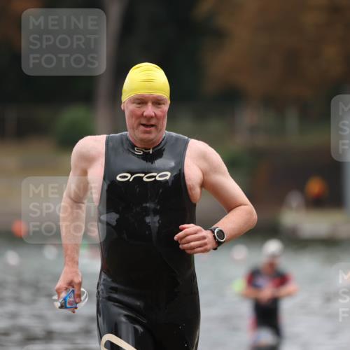 14.09.2025 - Stadtparktriathlon Michael Strokosch http://msf.ph/oto/8868662 14.09.2025 10:33:30 Schwimmen 792, 818 meine-sportfotos.de