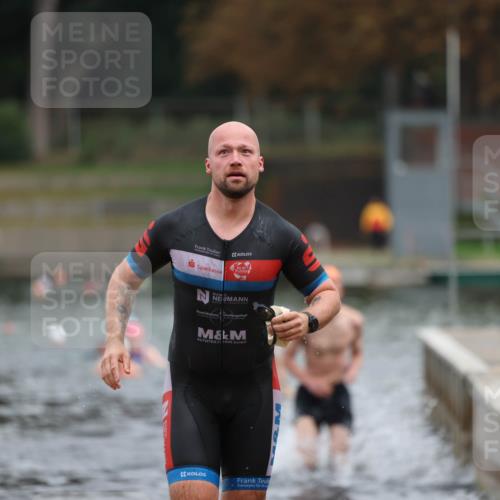 14.09.2025 - Stadtparktriathlon Michael Strokosch http://msf.ph/oto/8868668 14.09.2025 10:33:41 Schwimmen 765, 818 meine-sportfotos.de