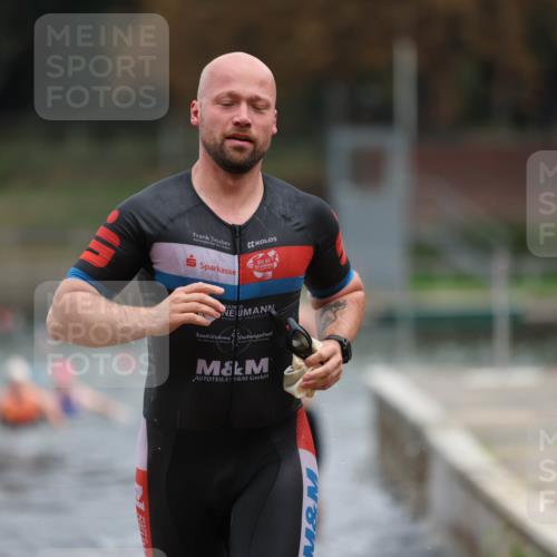 14.09.2025 - Stadtparktriathlon Michael Strokosch http://msf.ph/oto/8868674 14.09.2025 10:33:42 Schwimmen 765, 818 meine-sportfotos.de