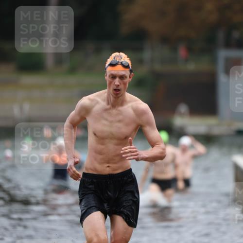 14.09.2025 - Stadtparktriathlon Michael Strokosch http://msf.ph/oto/8868688 14.09.2025 10:33:46 Schwimmen 754, 765, 818 meine-sportfotos.de