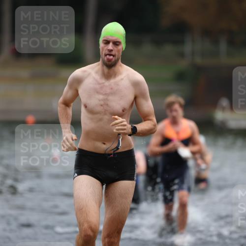 14.09.2025 - Stadtparktriathlon Michael Strokosch http://msf.ph/oto/8868699 14.09.2025 10:33:56 Schwimmen 754, 778, 791, 820 meine-sportfotos.de