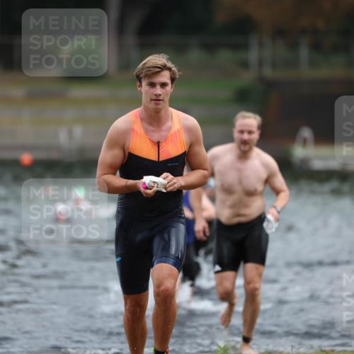 14.09.2025 - Stadtparktriathlon Michael Strokosch http://msf.ph/oto/8868708 14.09.2025 10:33:58 Schwimmen 729, 754, 778, 791, 820 meine-sportfotos.de