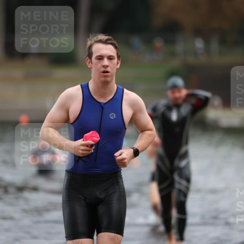 14.09.2025 - Stadtparktriathlon Michael Strokosch http://msf.ph/oto/8868735 14.09.2025 10:34:05 Schwimmen 729, 771, 778, 820 meine-sportfotos.de