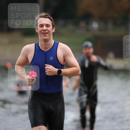 14.09.2025 - Stadtparktriathlon Michael Strokosch http://msf.ph/oto/8868737 14.09.2025 10:34:05 Schwimmen 729, 771, 778, 820 meine-sportfotos.de