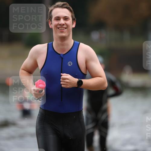 14.09.2025 - Stadtparktriathlon Michael Strokosch http://msf.ph/oto/8868740 14.09.2025 10:34:06 Schwimmen 729, 771, 778, 820 meine-sportfotos.de