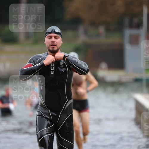 14.09.2025 - Stadtparktriathlon Michael Strokosch http://msf.ph/oto/8868744 14.09.2025 10:34:08 Schwimmen 729, 771, 778 meine-sportfotos.de
