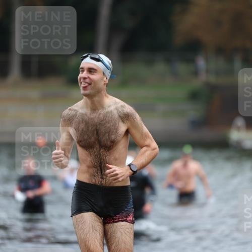 14.09.2025 - Stadtparktriathlon Michael Strokosch http://msf.ph/oto/8868755 14.09.2025 10:34:11 Schwimmen 729, 771, 774 meine-sportfotos.de