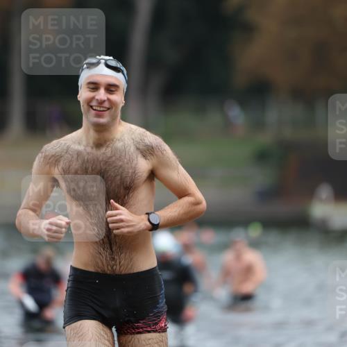 14.09.2025 - Stadtparktriathlon Michael Strokosch http://msf.ph/oto/8868758 14.09.2025 10:34:12 Schwimmen 729, 771, 774 meine-sportfotos.de