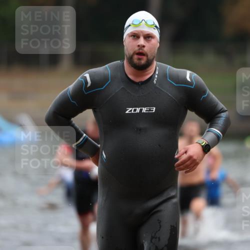 14.09.2025 - Stadtparktriathlon Michael Strokosch http://msf.ph/oto/8868774 14.09.2025 10:34:22 Schwimmen 746, 755, 774, 803 meine-sportfotos.de