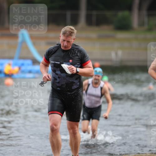 14.09.2025 - Stadtparktriathlon Michael Strokosch http://msf.ph/oto/8868779 14.09.2025 10:34:25 Schwimmen 728, 744, 746, 755, 774, 803 meine-sportfotos.de